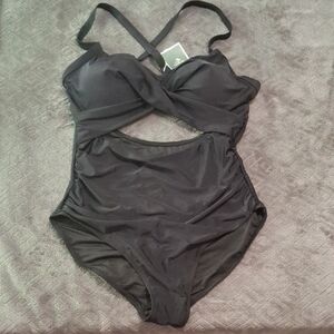 🌻Black One-Piece Swimsuit